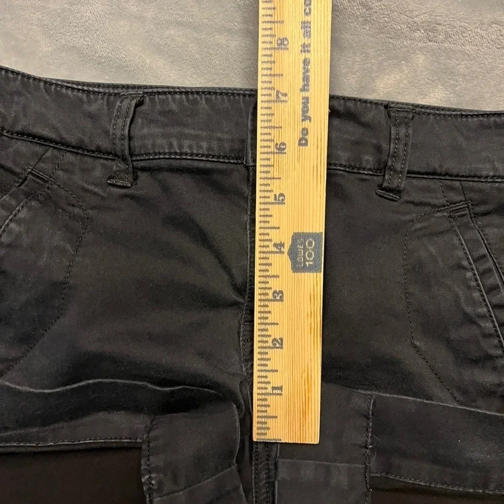 American Eagle‎ Black Shorts Rolled Cuff Casual Sz 6 Festival Stretch Minimalist
